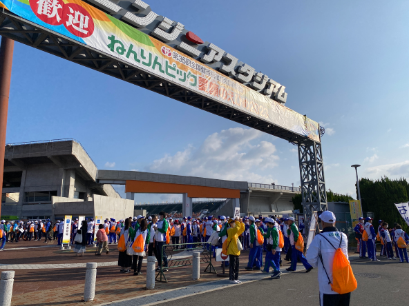 全国から約1万人の選手たちが一同に集結