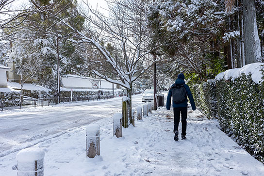 雪道を楽に歩くポイント